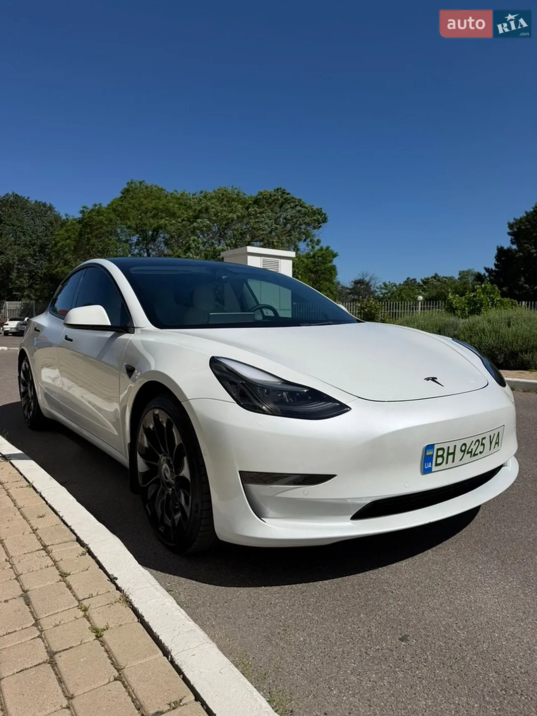 2022 Tesla Model 3 - фото 1
