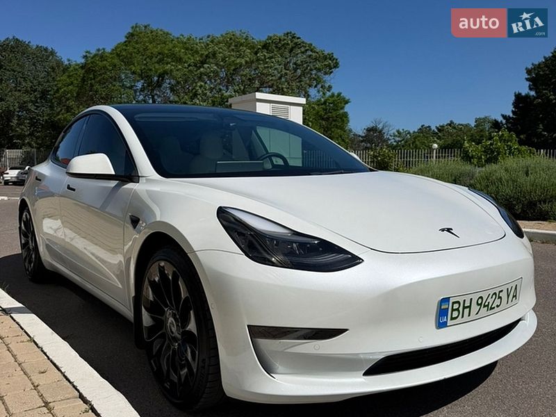 Tesla Model 3 2022