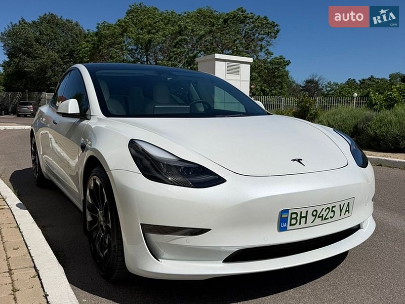 Седан Tesla Model 3 2022 в Одессе