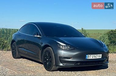 Седан Tesla Model 3 2018 в Одесі