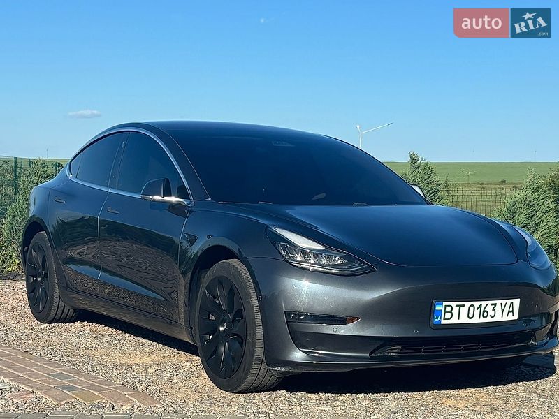 Седан Tesla Model 3 2018 в Одесі