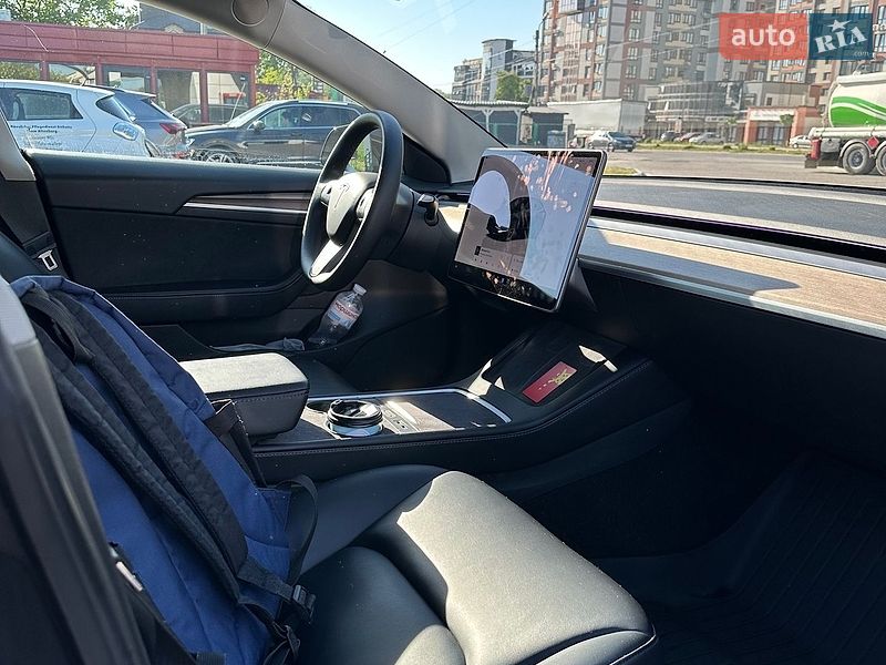 Седан Tesla Model 3 2022 в Тернополе