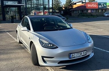 Седан Tesla Model 3 2018 в Луцке