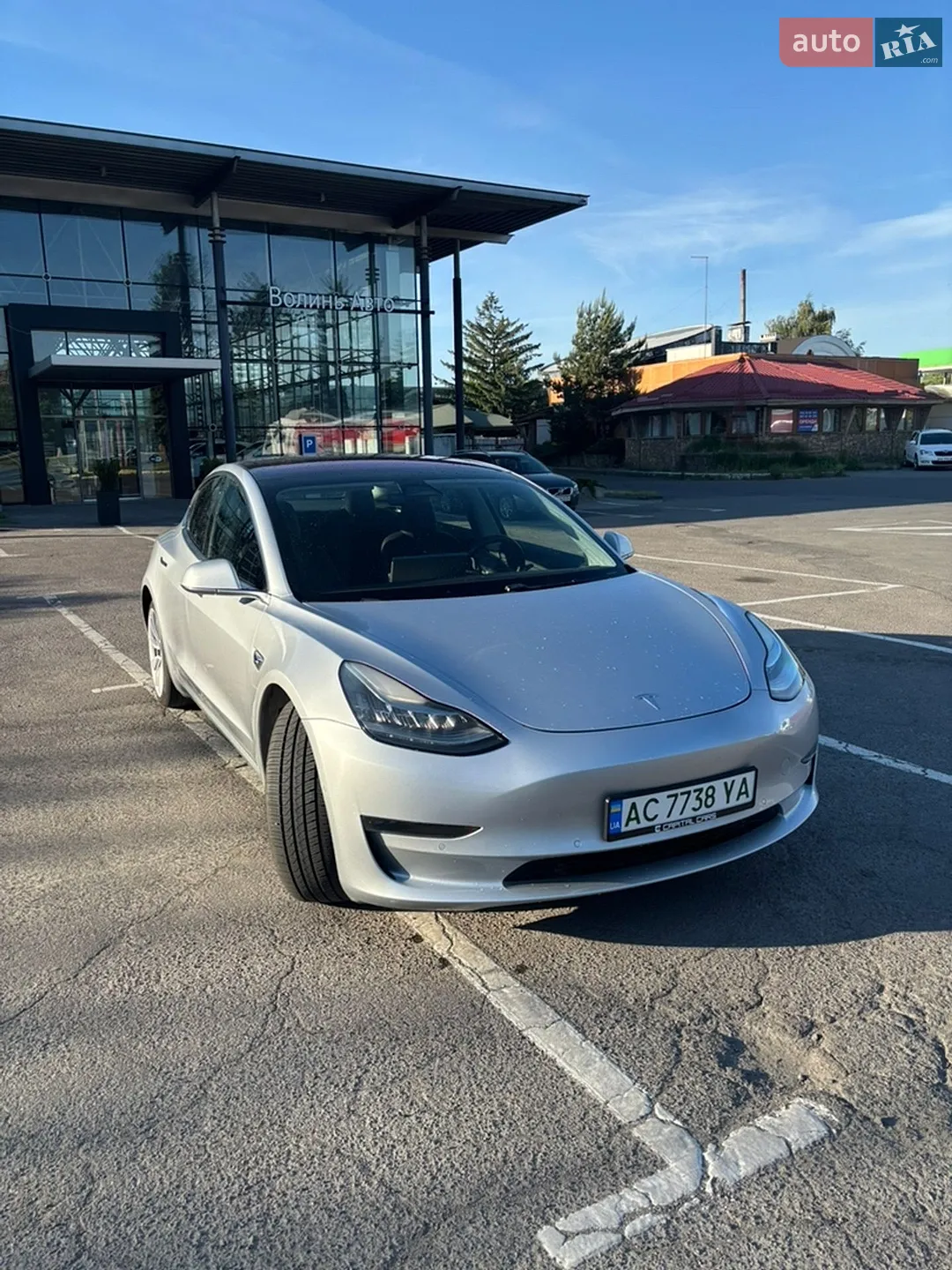 2018 Tesla Model 3 - фото 1