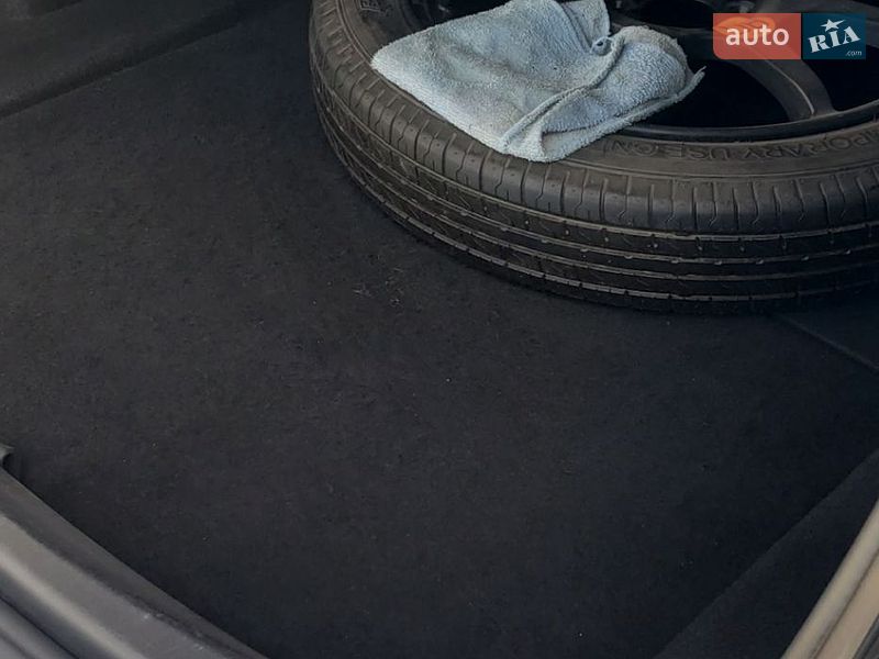 Седан Tesla Model 3 2022 в Збараже