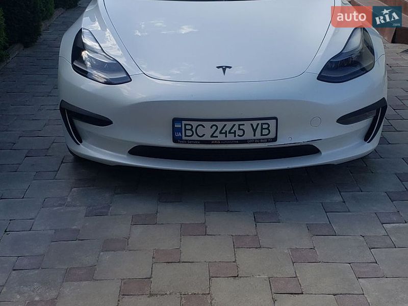 Седан Tesla Model 3 2022 в Збараже