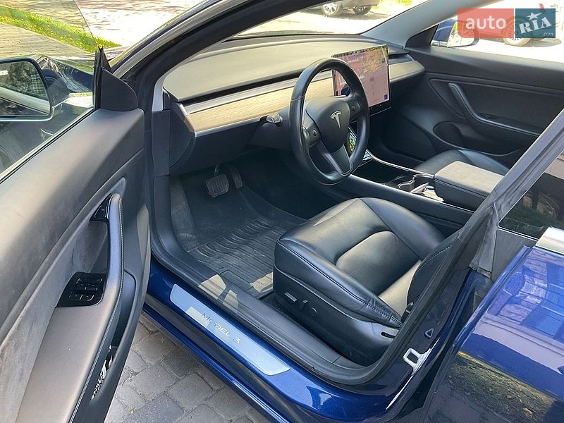 Седан Tesla Model 3 2019 в Києві