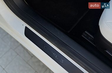 Седан Tesla Model 3 2022 в Новояворівську