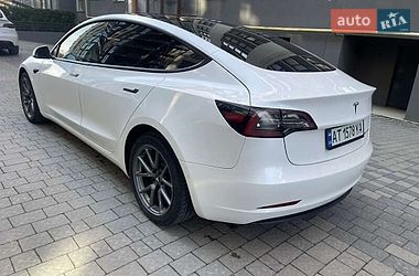 Седан Tesla Model 3 2021 в Ивано-Франковске