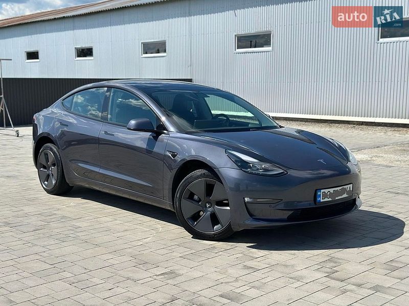Седан Tesla Model 3 2021 в Івано-Франківську