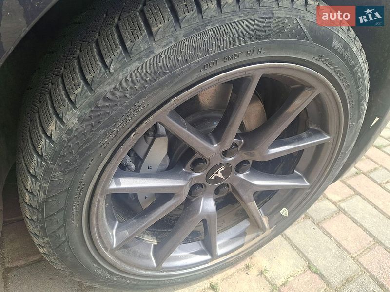 Седан Tesla Model 3 2021 в Ивано-Франковске