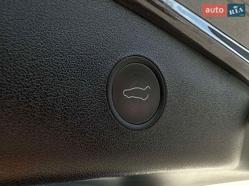 Седан Tesla Model 3 2021 в Івано-Франківську