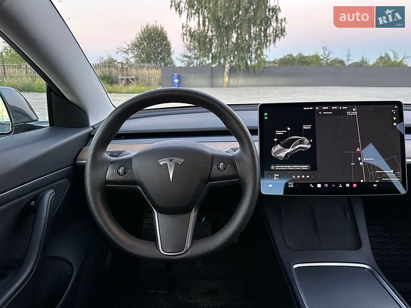 Седан Tesla Model 3 2021 в Ивано-Франковске