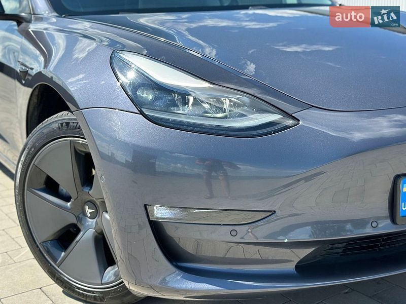 Седан Tesla Model 3 2021 в Івано-Франківську