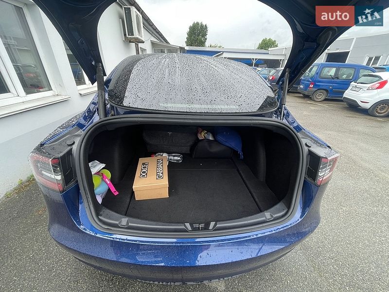 Седан Tesla Model 3 2021 в Киеве