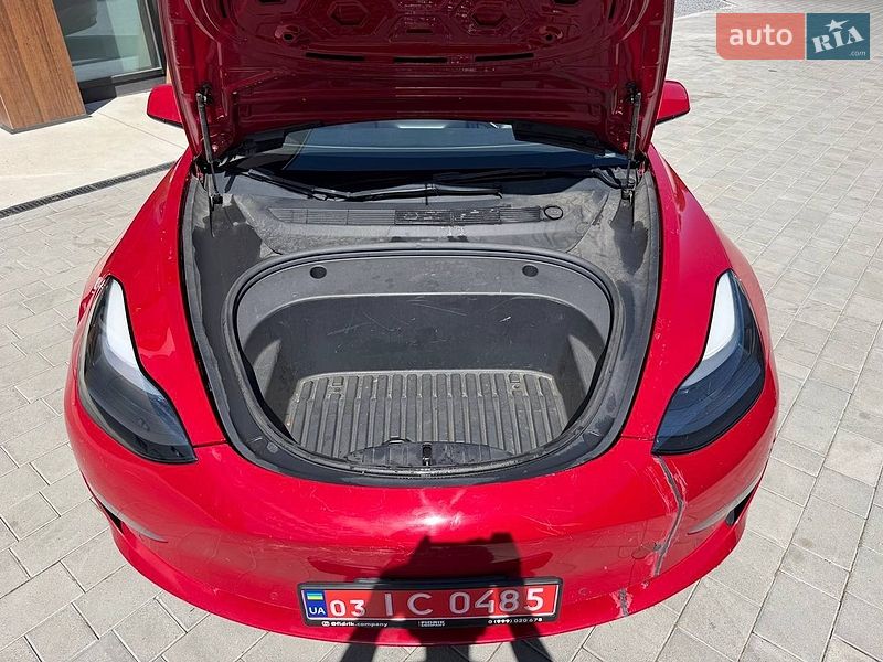 Седан Tesla Model 3 2022 в Луцке