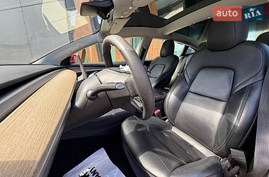 Седан Tesla Model 3 2022 в Луцке
