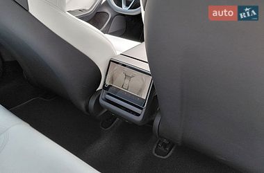 Седан Tesla Model 3 2024 в Києві