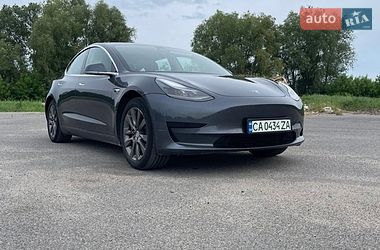 Седан Tesla Model 3 2020 в Звенигородке