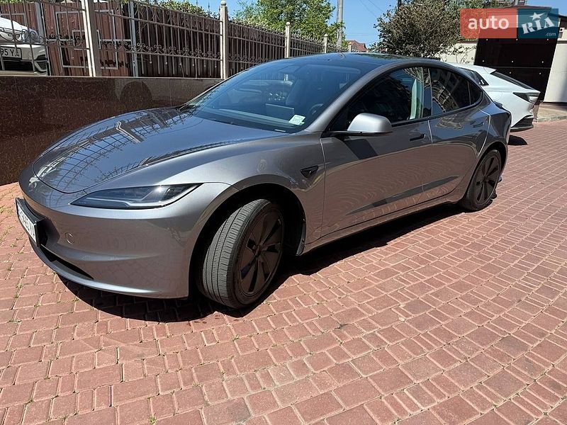 Седан Tesla Model 3 2025 в Одессе