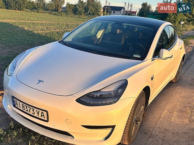 Седан Tesla Model 3 2020 в Києві