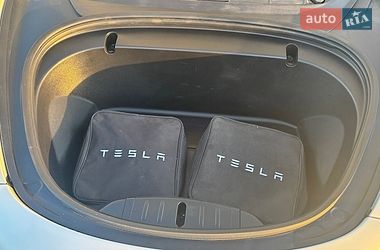 Седан Tesla Model 3 2020 в Києві