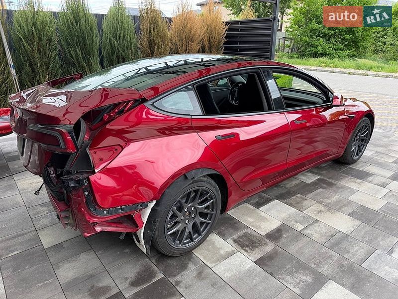 Седан Tesla Model 3 2024 в Києві
