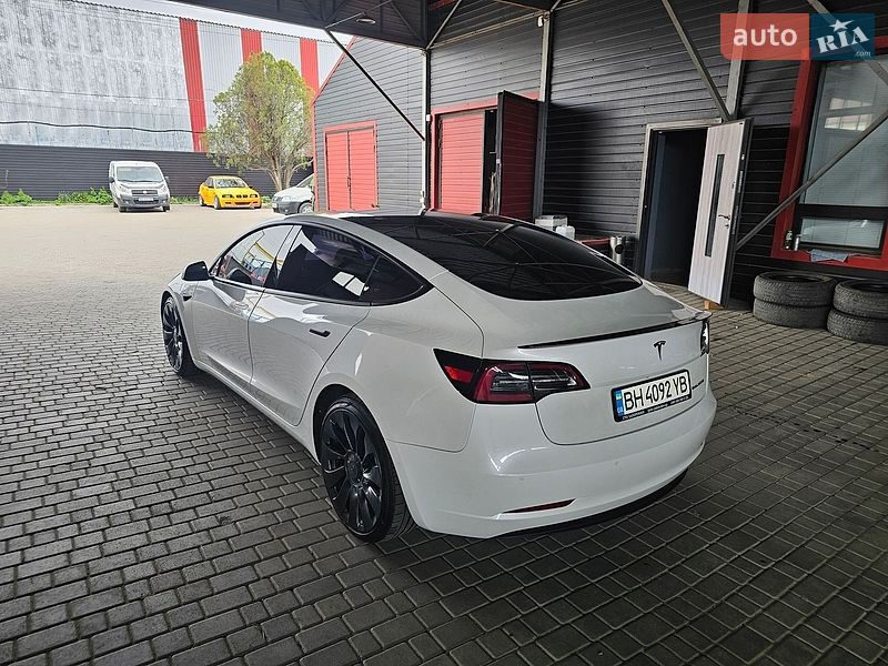 Седан Tesla Model 3 2021 в Одесі