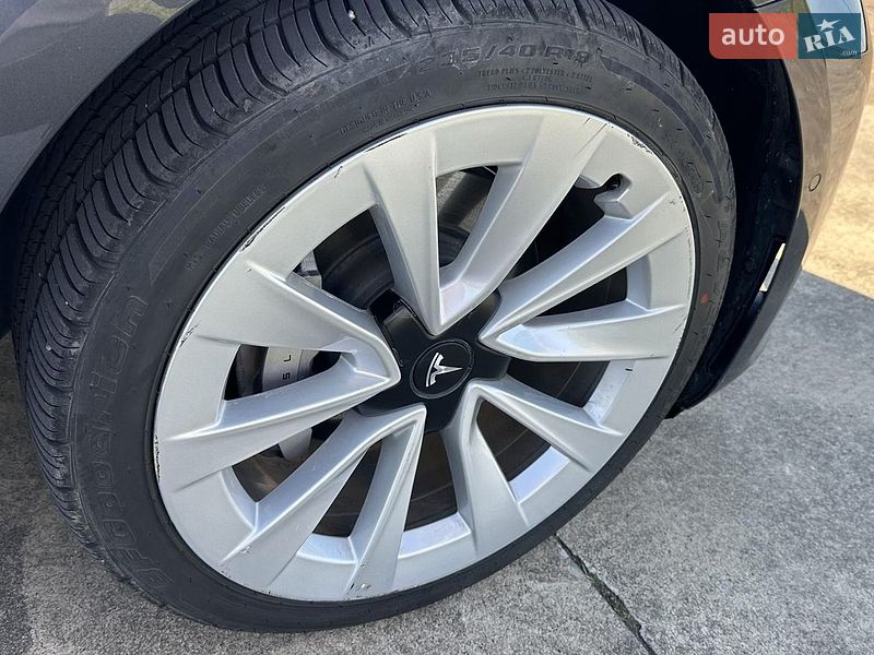 Седан Tesla Model 3 2022 в Киеве