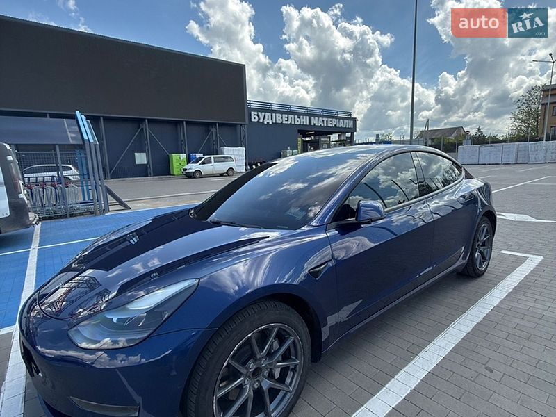 Tesla Model 3 2022