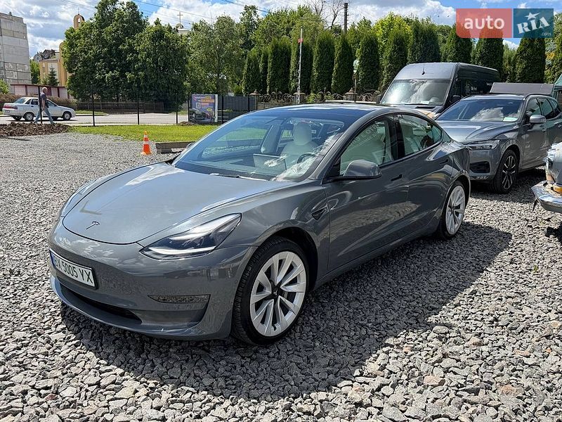 Седан Tesla Model 3 2021 в Хмельницком