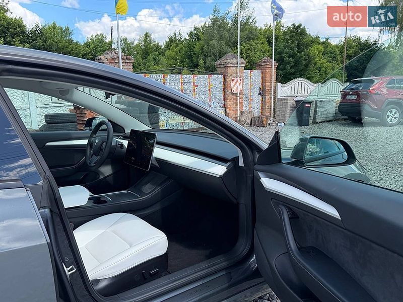 Седан Tesla Model 3 2021 в Хмельницком