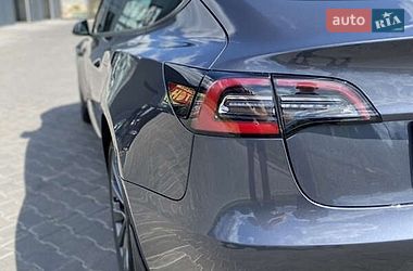 Седан Tesla Model 3 2022 в Киеве
