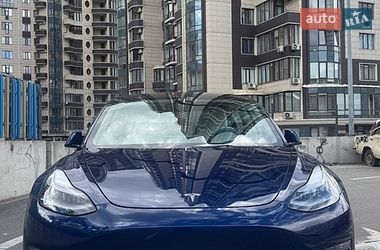 Седан Tesla Model 3 2022 в Києві