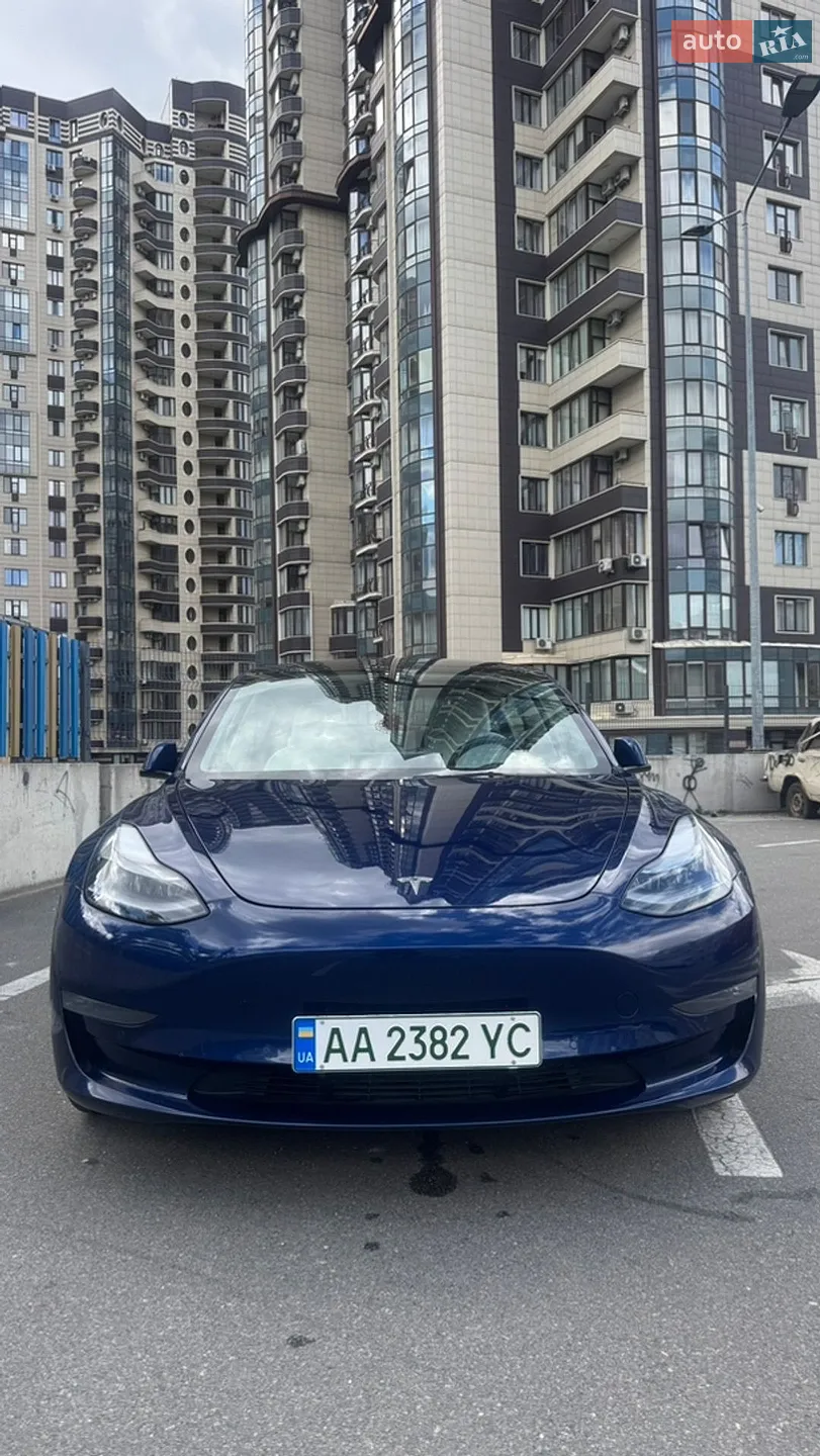 2022 Tesla Model 3 - фото 1