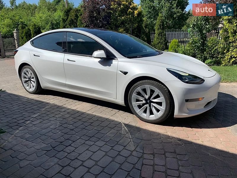 Седан Tesla Model 3 2021 в Одессе