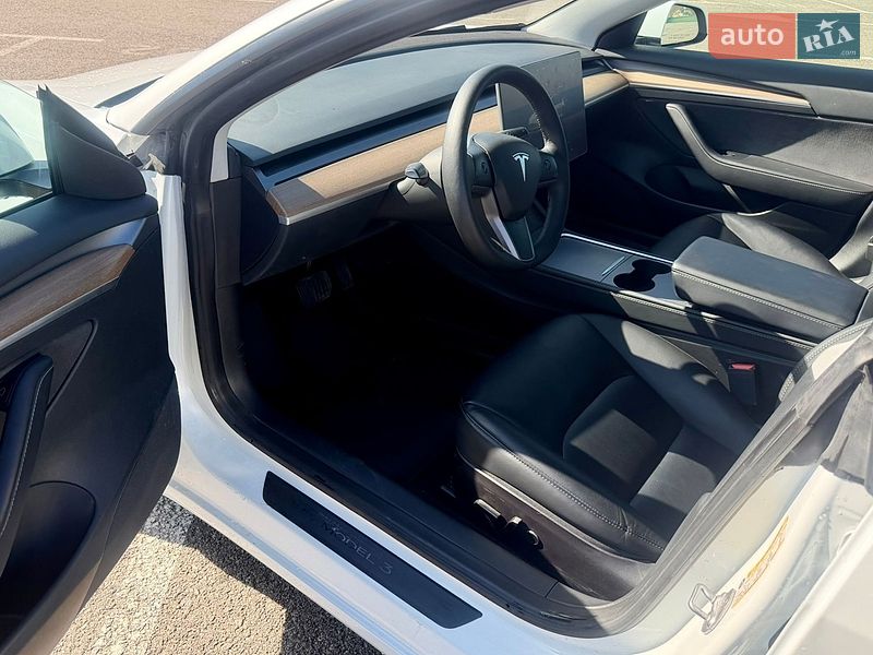 Седан Tesla Model 3 2022 в Києві