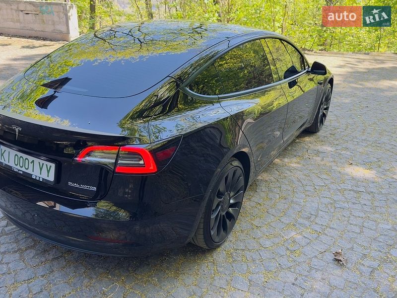 Седан Tesla Model 3 2022 в Києві