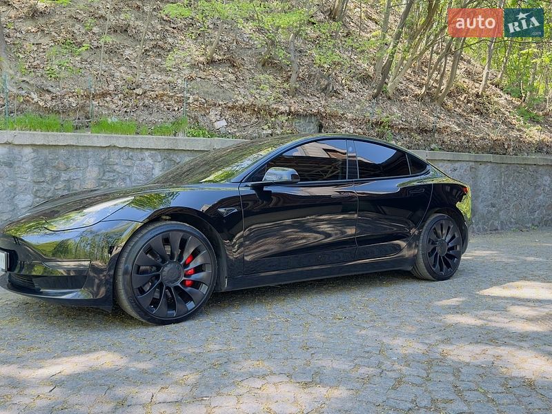 Седан Tesla Model 3 2022 в Києві