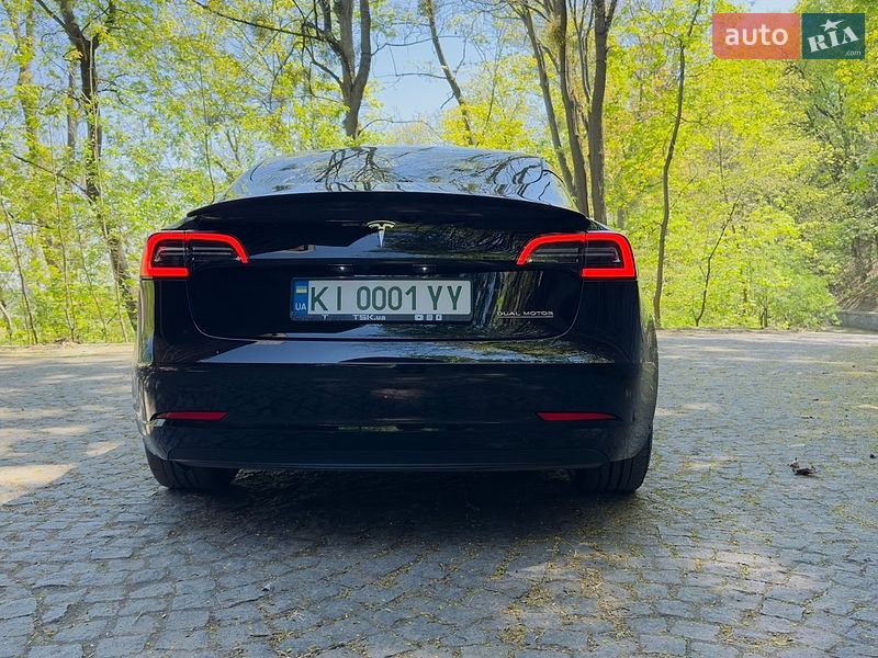 Седан Tesla Model 3 2022 в Києві