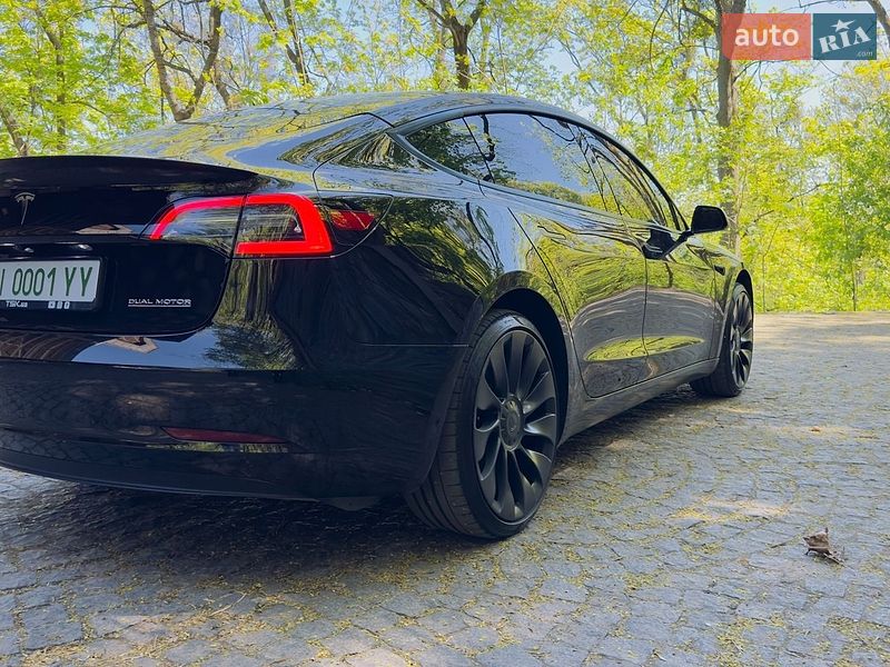 Седан Tesla Model 3 2022 в Києві