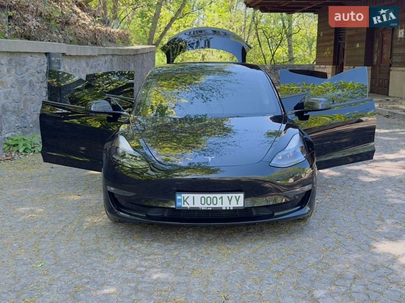 Седан Tesla Model 3 2022 в Києві