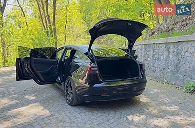 Седан Tesla Model 3 2022 в Києві