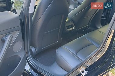 Седан Tesla Model 3 2022 в Києві