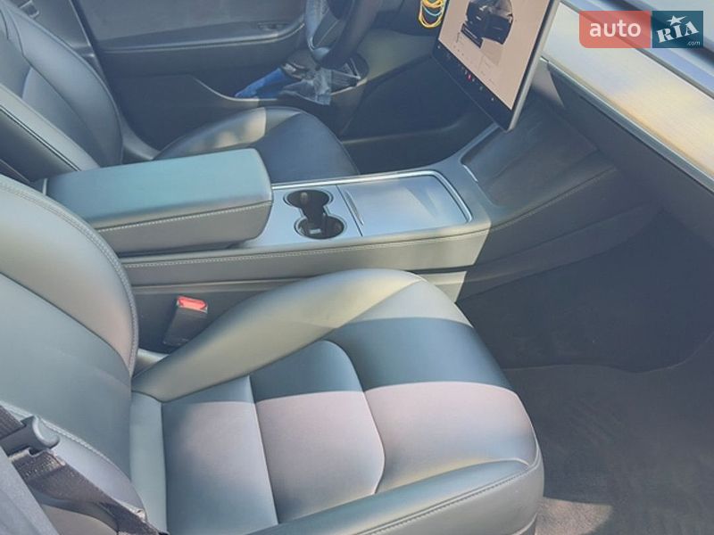 Седан Tesla Model 3 2022 в Києві