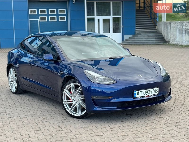 Tesla Model 3 2023