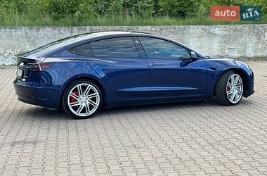 Седан Tesla Model 3 2023 в Ивано-Франковске
