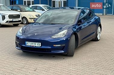 Седан Tesla Model 3 2023 в Ивано-Франковске