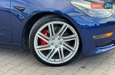 Седан Tesla Model 3 2023 в Ивано-Франковске