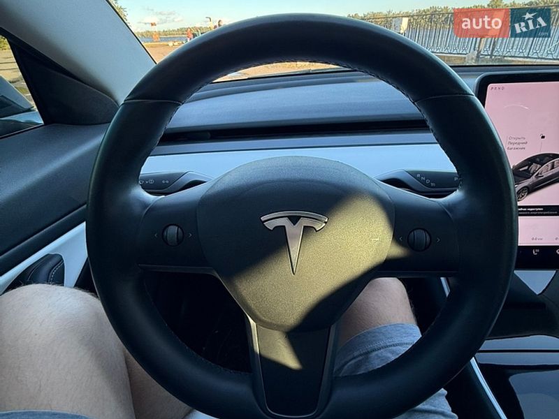 Седан Tesla Model 3 2018 в Кременчуге